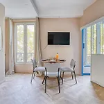 Calm And Comfortable 2-Bedroom Apartment In Paris 17Th
