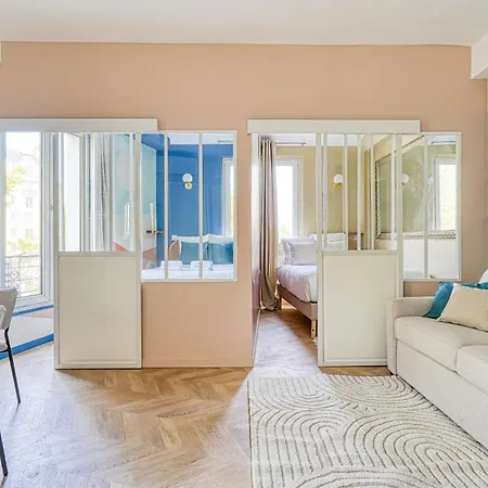 Calm And Comfortable 2-bedroom In 17th Appartamento