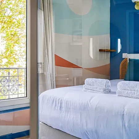 Calm And Comfortable 2-bedroom In 17th Parigi