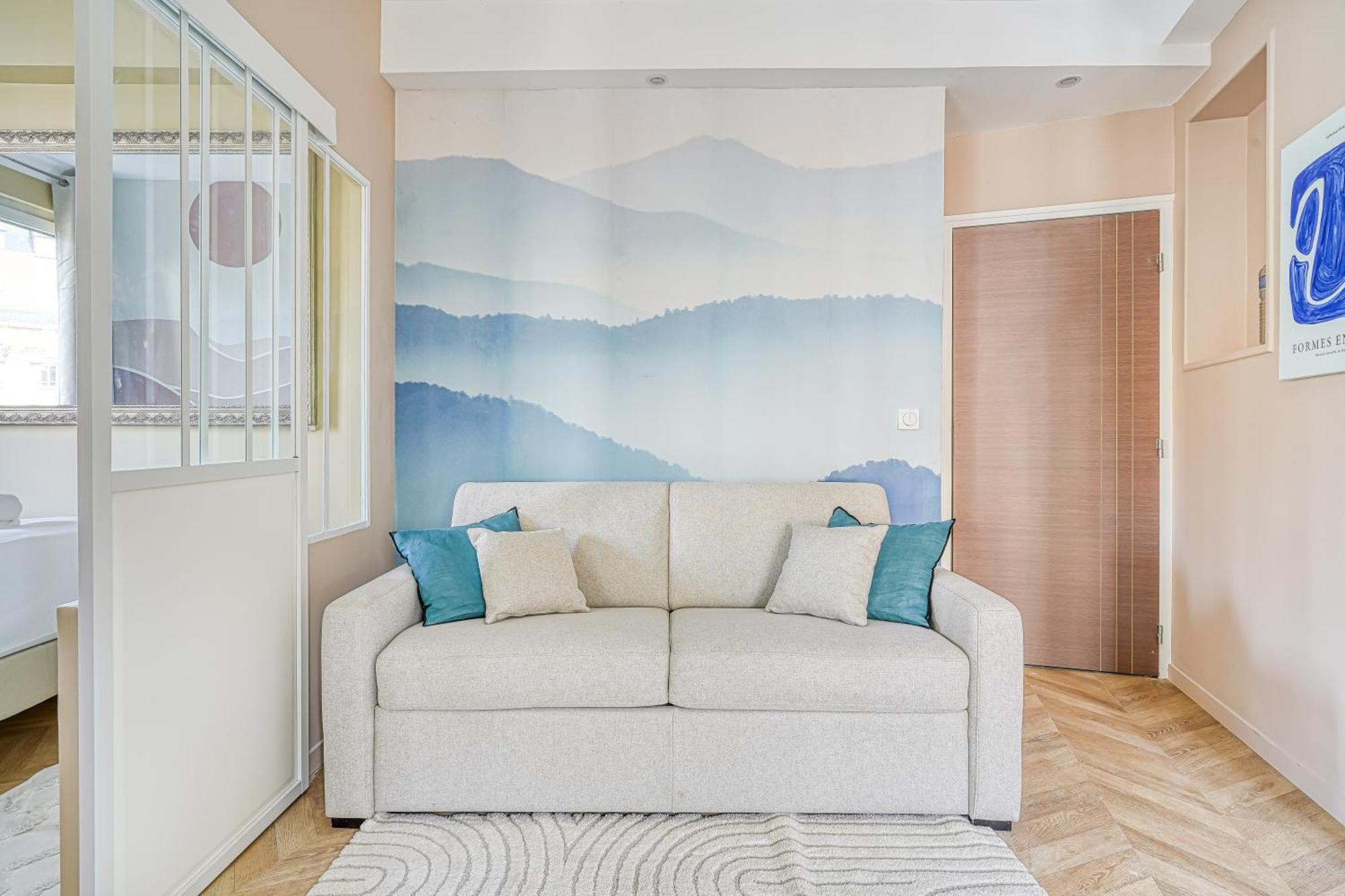 Calm And Comfortable 2-bedroom In 17th